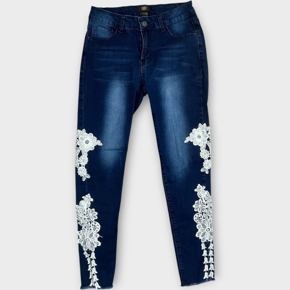 Lucky & Blessed Skinny Jeans Sz 6 Lace Applique Dark Wash Denim - Picture 2 of 7
